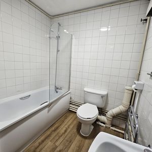 BATHROOM- click for photo gallery